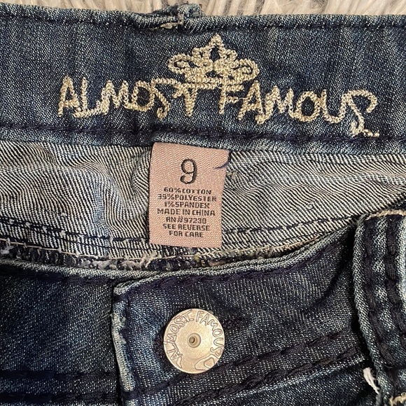 Almost Famous Jean shorts - Picture 3 of 5